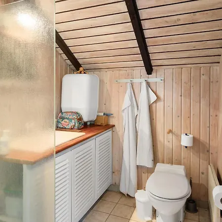 Vakantiehuis 3 Bedroom Cozy In