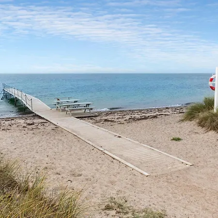 Дом отдыха 3 Bedroom Cozy In Рёдбю