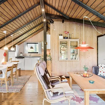 3 Bedroom Cozy In Feriehus *