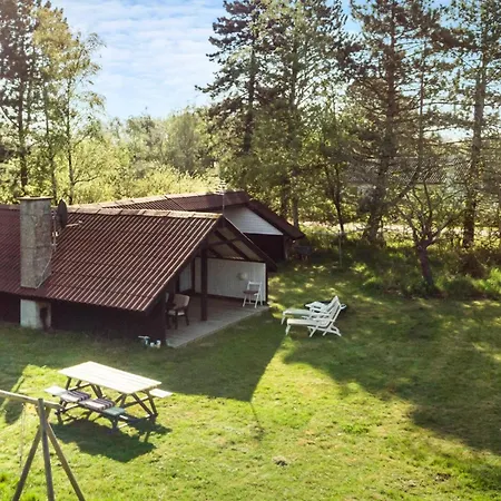 3 Bedroom Cozy In * Рёдбю