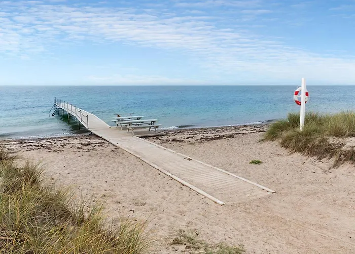 Дом отдыха 3 Bedroom Cozy In Рёдбю