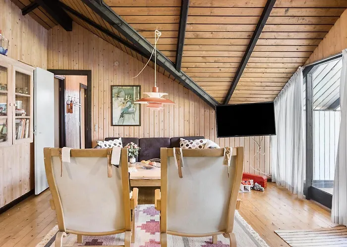 3 Bedroom Cozy In * Рёдбю