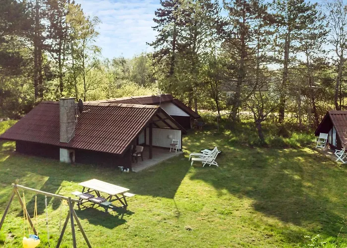 3 Bedroom Cozy In * Рёдбю